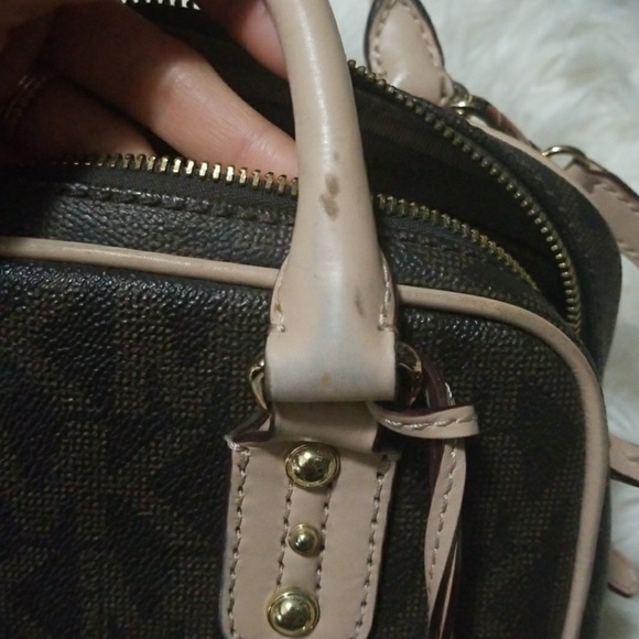 Michael Kors signature MK satchel - Picture 8 of 8